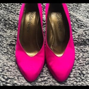Perfect condition VINTAGE YSL Pumps sz 9